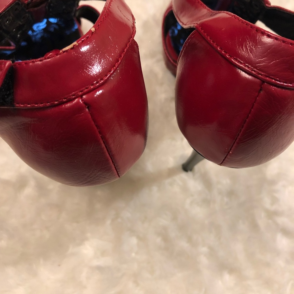 Red Heels - Picture 4 of 5